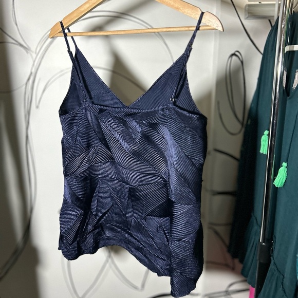Floreat by Anthropologie Navy Crinkled Spaghetti Tank Loose Bodice Size Large - Picture 5 of 5